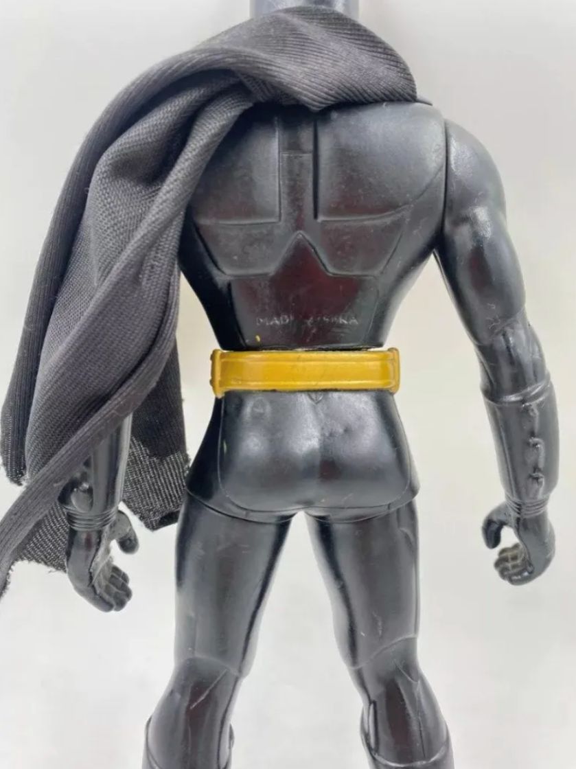 Batman Regresa De 1992 Figura 35 Cm Dc Comics Con Capa