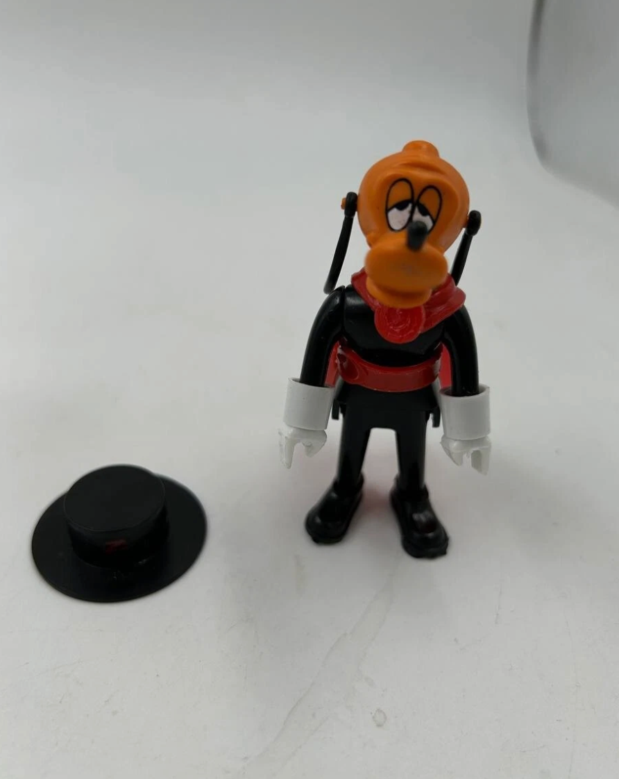 Zooland por Airgam Variante Mexicana por Exin Personajes Disney - Plutón como El Zorro-