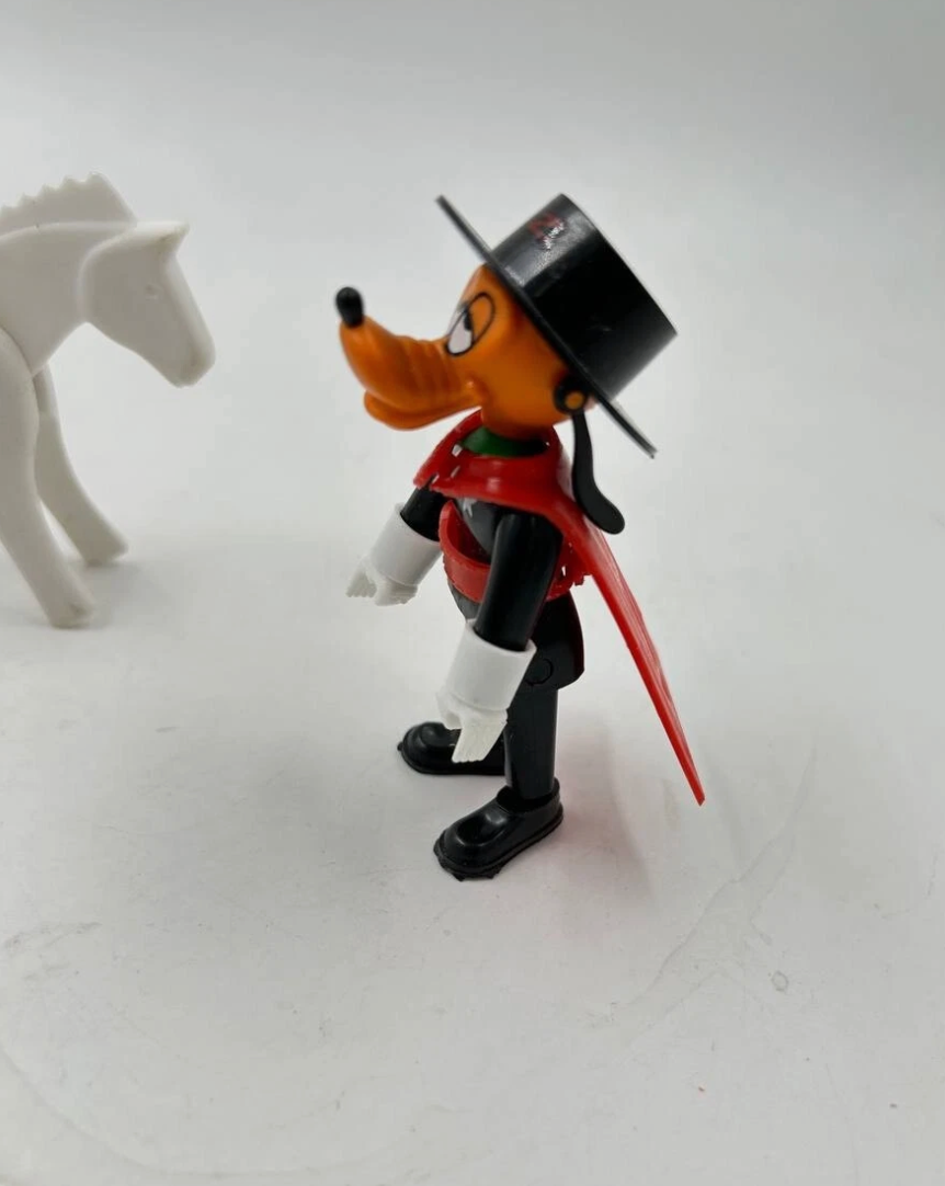 Zooland por Airgam Variante Mexicana por Exin Personajes Disney - Plutón como El Zorro-