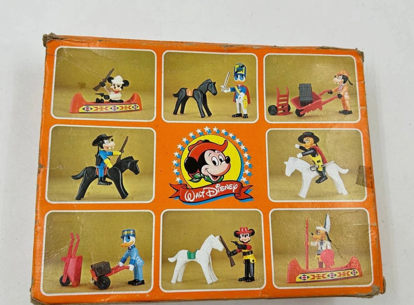 Zooland por Airgam Variante Mexicana por Exin Personajes Disney - Plutón como El Zorro-
