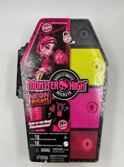 Monster High Draculaura Neon Fright Mattel 2003 Skulltimate