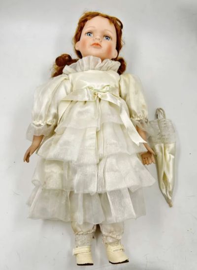 Muñeca De Porcelana Marca Le Jardin Pintada A Mano Vintage
