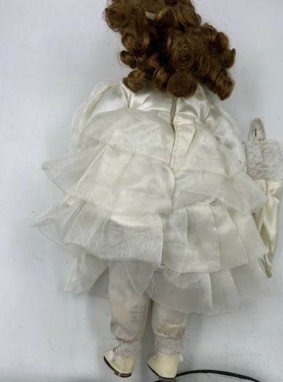 Muñeca De Porcelana Marca Le Jardin Pintada A Mano Vintage