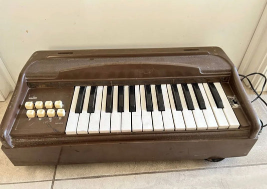 Teclado Piano Lili Ledy 55 Cm Vintage De Bulbos Vintage 60 S